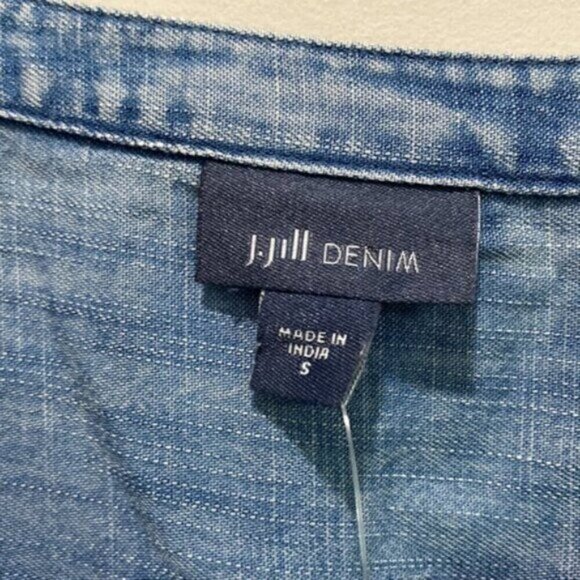 J Jill Denim Short Sleeve Relax fit top medium fit - Picture 12 of 14